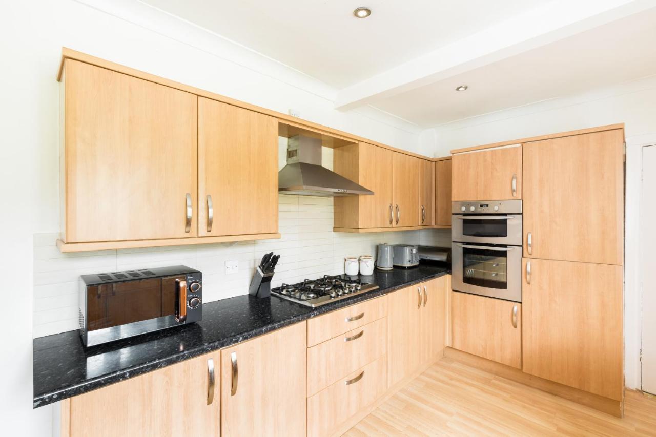 Beautiful 6 Bedroom House For 17 Guests Next To Edgbaston Stadium Birmingham Eksteriør billede